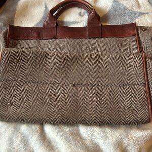 Super cute GUC satchel